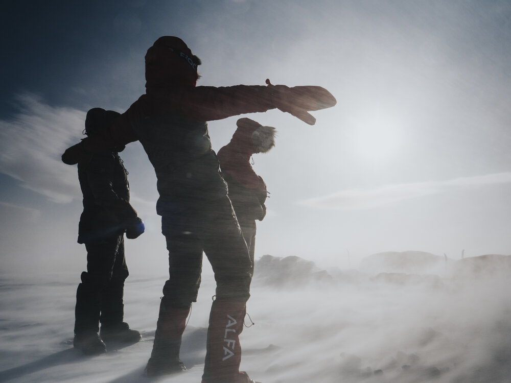 Inspiring Explorers Expedition&trade; team in the wind (001)