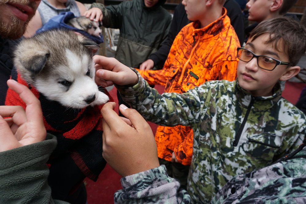 Young Inspiring Explorer Devon meets a Husky puppy (002)