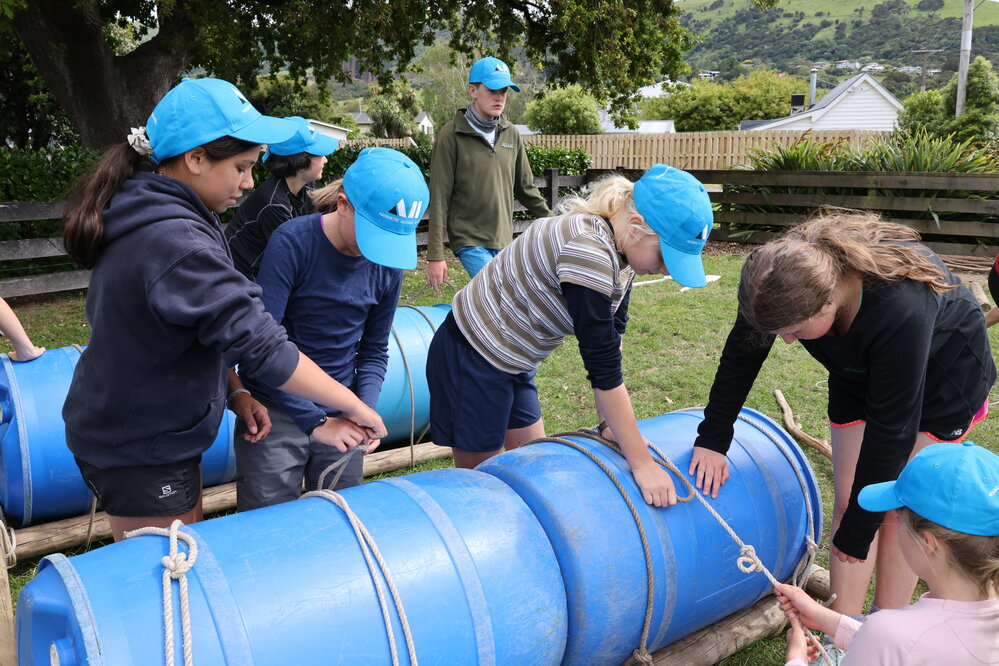 Young Inspiring Explorers building rafts on the Worsley Weekend (002)