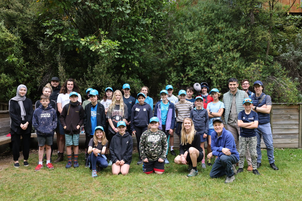 Group photo of Worsley Weekend participants and leaders (001)