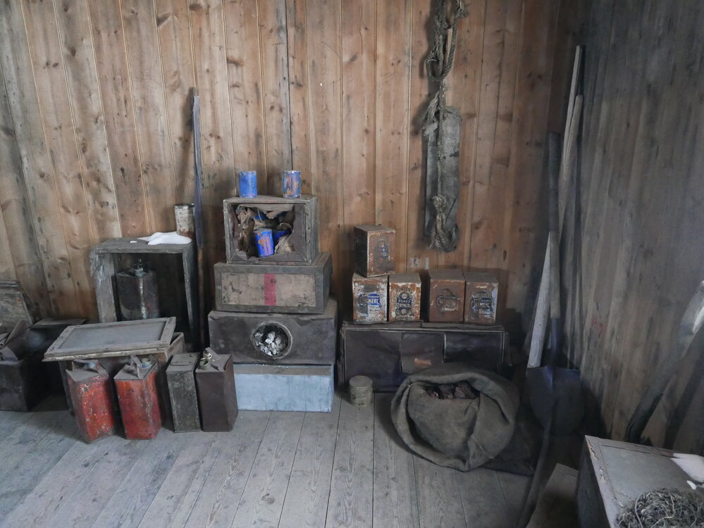 2020-21 Scott's 'Discovery' hut Inspection, interior (012)