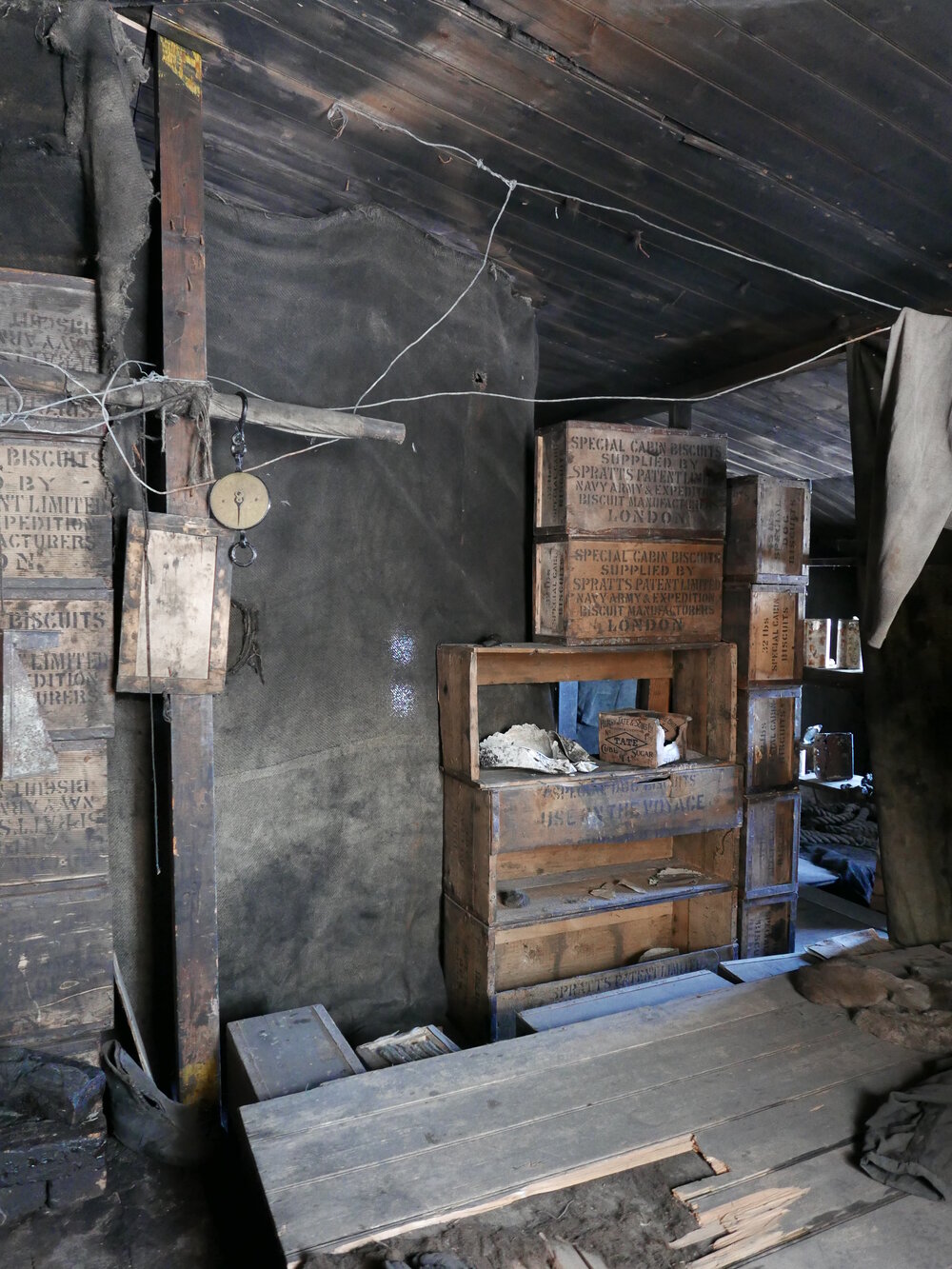 Salter Scales after repatriation to 'Discovery' hut (002)