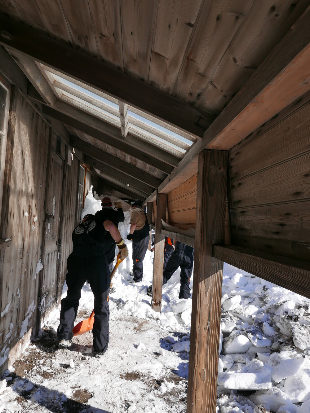 Snow Removal from Scott's 'Discovery' hut (003)