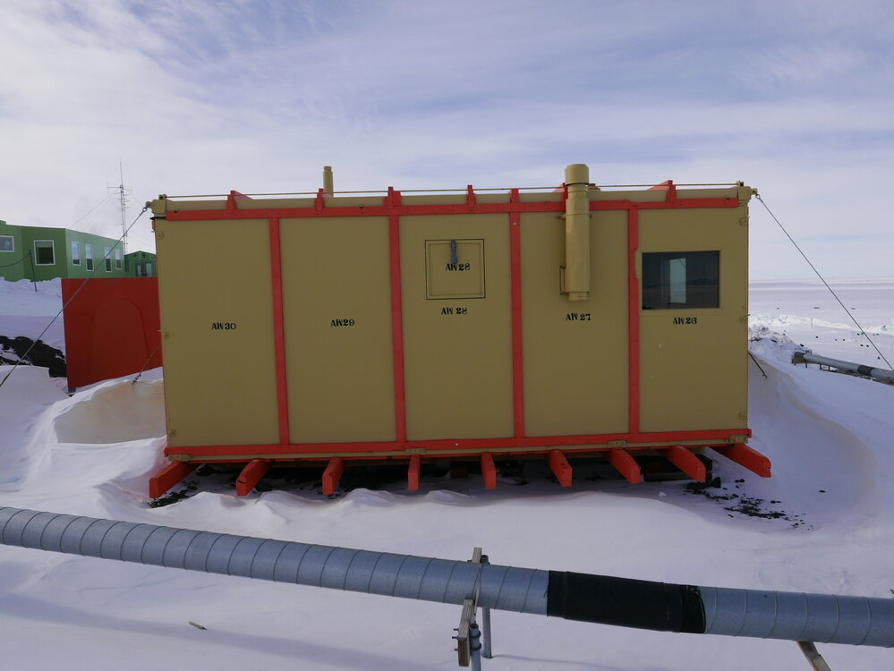 2020-21 Hillary's TAE/IGY hut Inspection - Exterior (005)