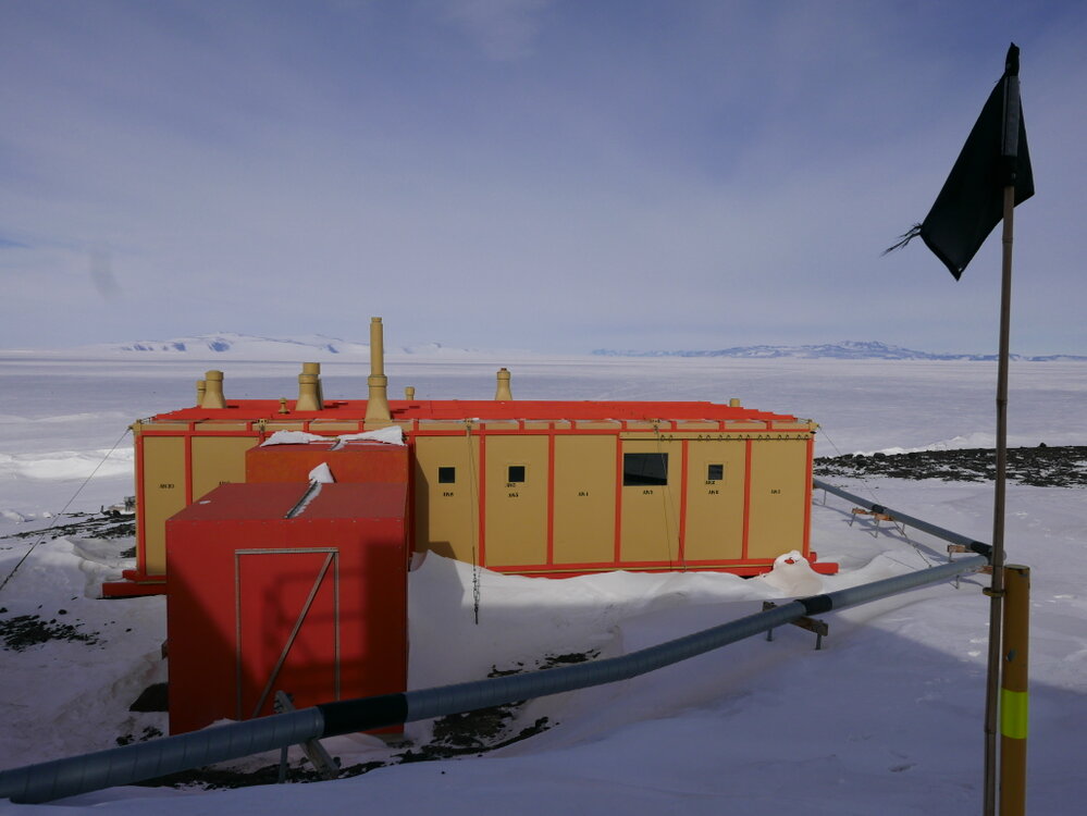 2020-21 Hillary's TAE/IGY hut Inspection - Exterior (010)