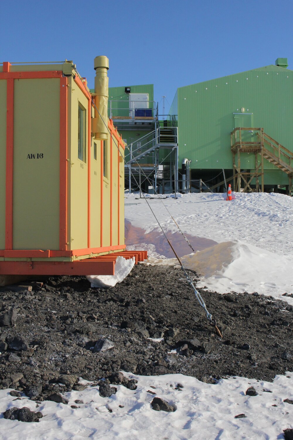 2019-20 Hillary's TAE/IGY hut inspection, exterior (011)