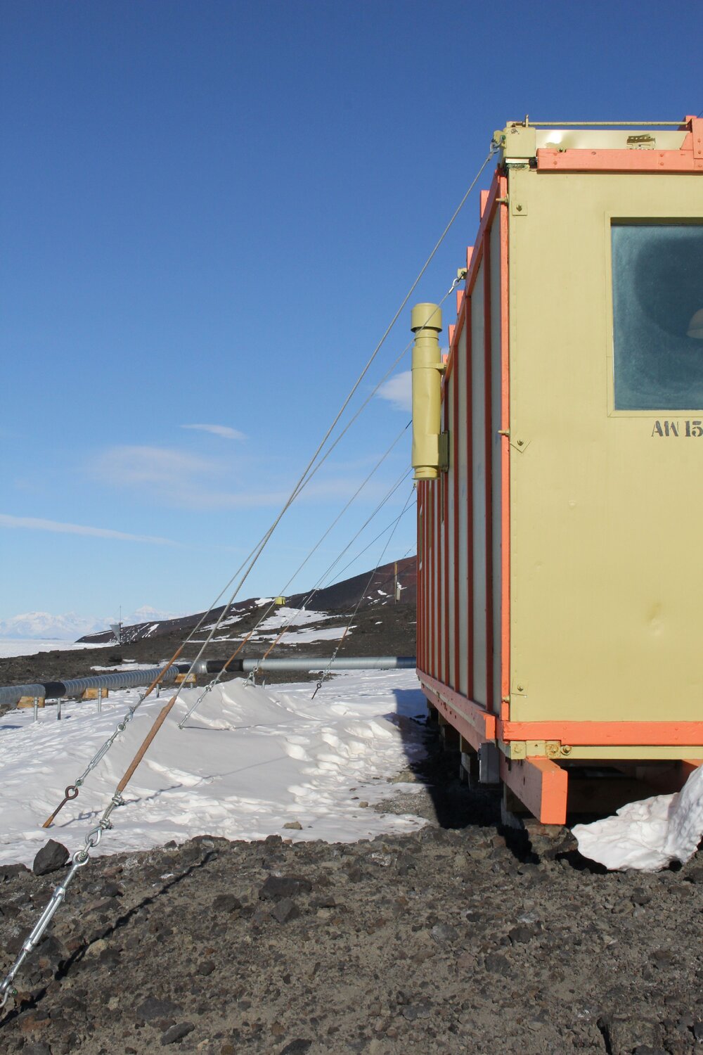 2019-20 Hillary's TAE/IGY hut inspection, exterior (012)