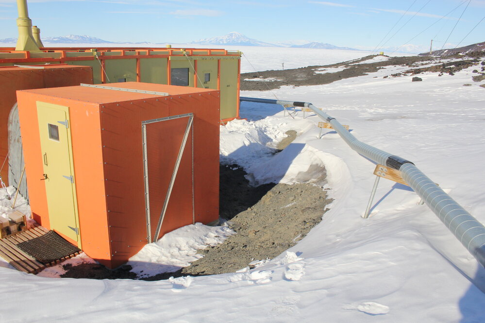 2019-20 Hillary's TAE/IGY hut inspection, exterior (014)