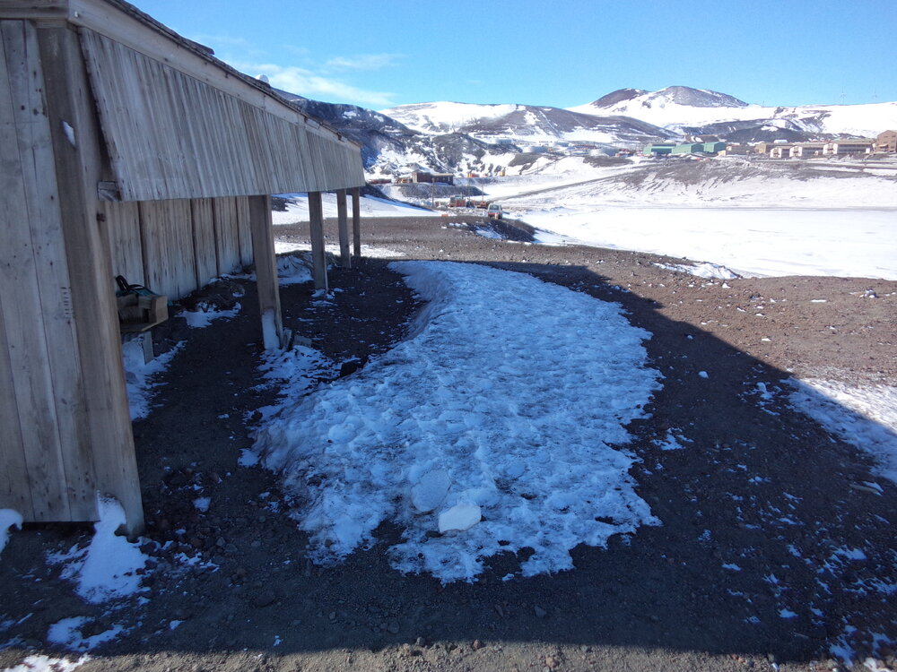 2019-20 Scott's 'Discovery' hut inspection, exterior (013)