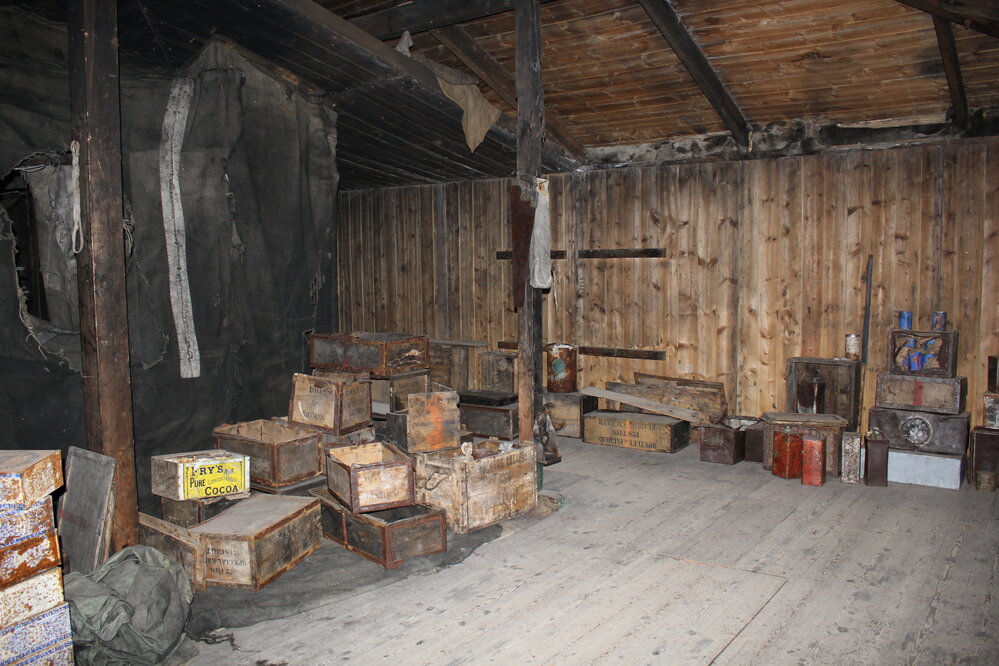 2019-20 Scott's 'Discovery' hut inspection, interior (004)