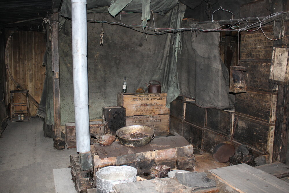 2019-20 Scott's 'Discovery' hut inspection, interior (011)