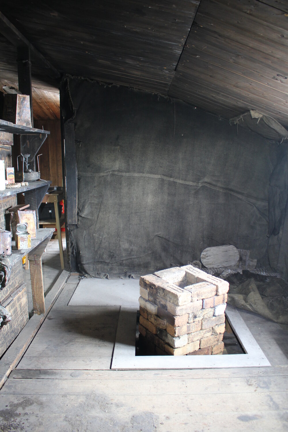 2019-20 Scott's 'Discovery' hut inspection, interior (019)