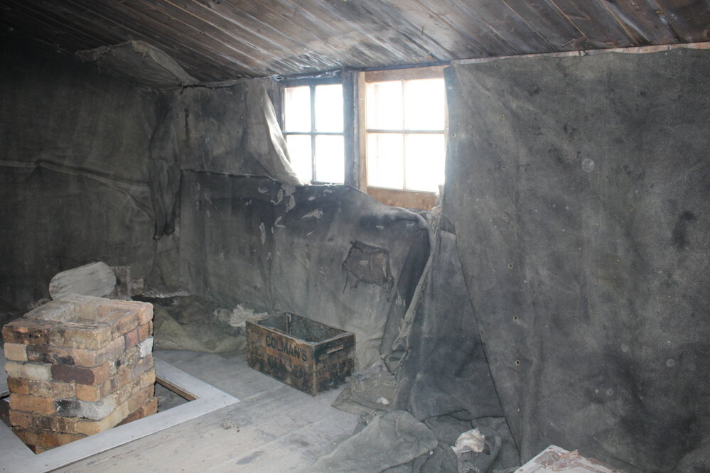 2019-20 Scott's 'Discovery' hut inspection, interior (021)