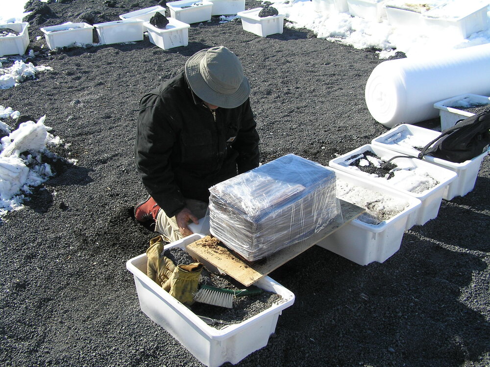 2006 Conservators at work, Robert Clendon, Shackleton's 'Nimrod' hut, Cape Royds