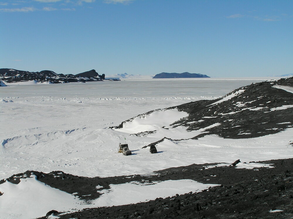 2005 Cape Royds, looking South