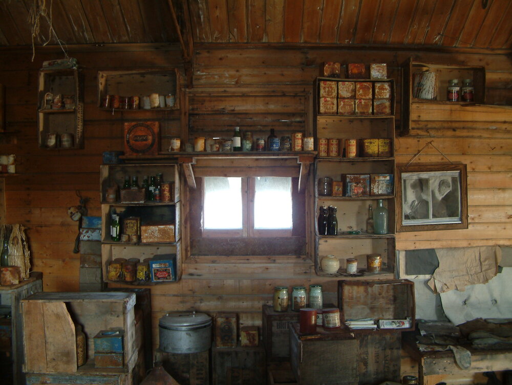 2005 Shackleton's 'Nimrod' hut interior, Cape Royds (004)
