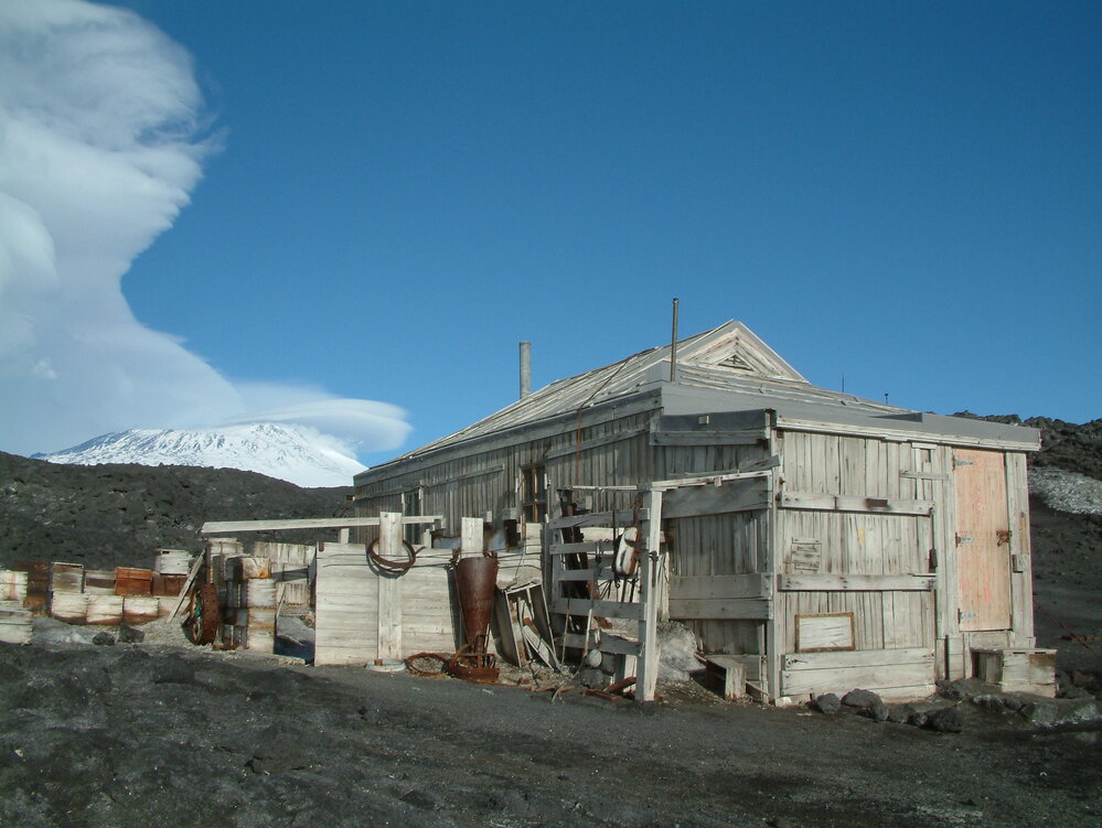 2005 Shackleton's 'Nimrod' hut exterior, Cape Royds (003)