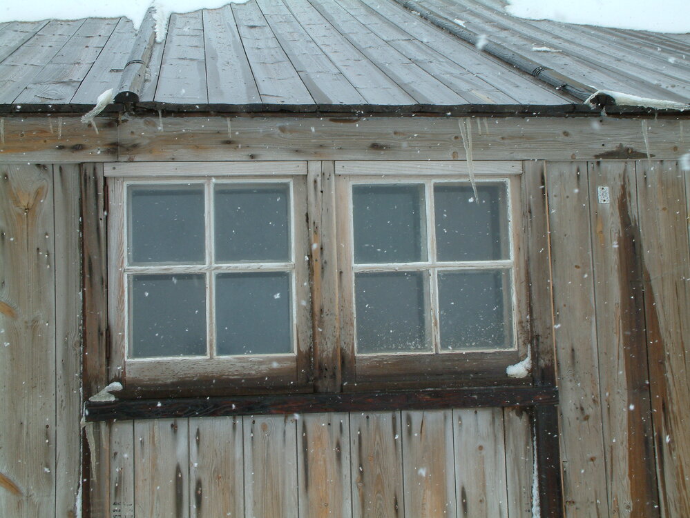 2005 Scott's 'Discovery' hut exterior, Hut Point (001)