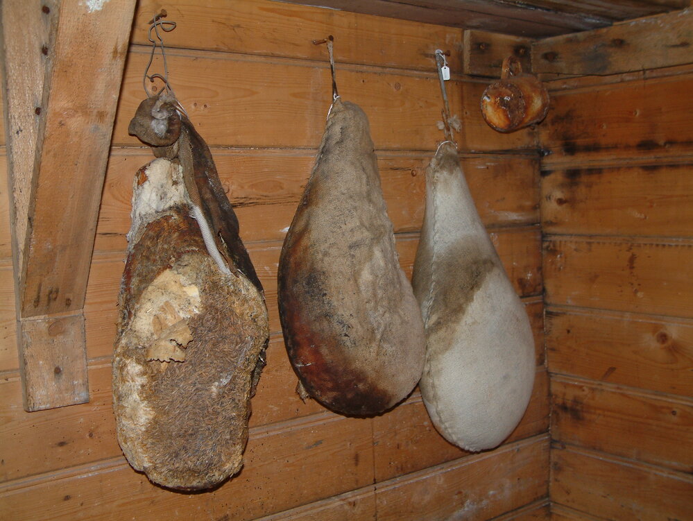 2005 Shackleton's 'Nimrod' Hut interior, Cape Royds (006)