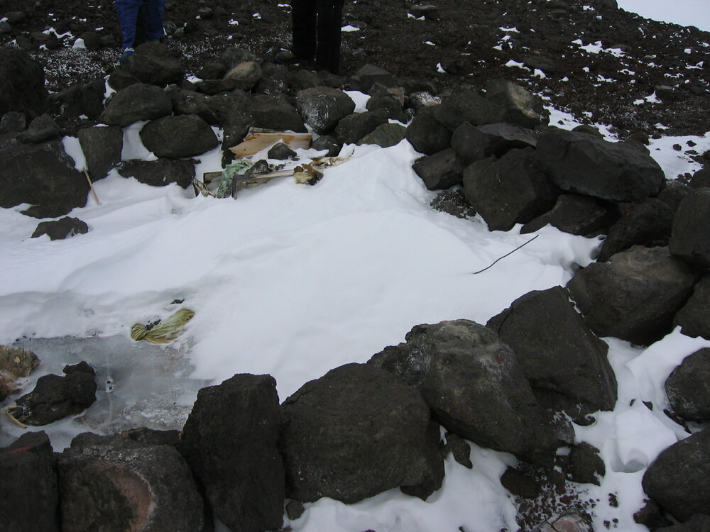 2005 Remains of Wilson's Igloo, Cape Crozier (001)
