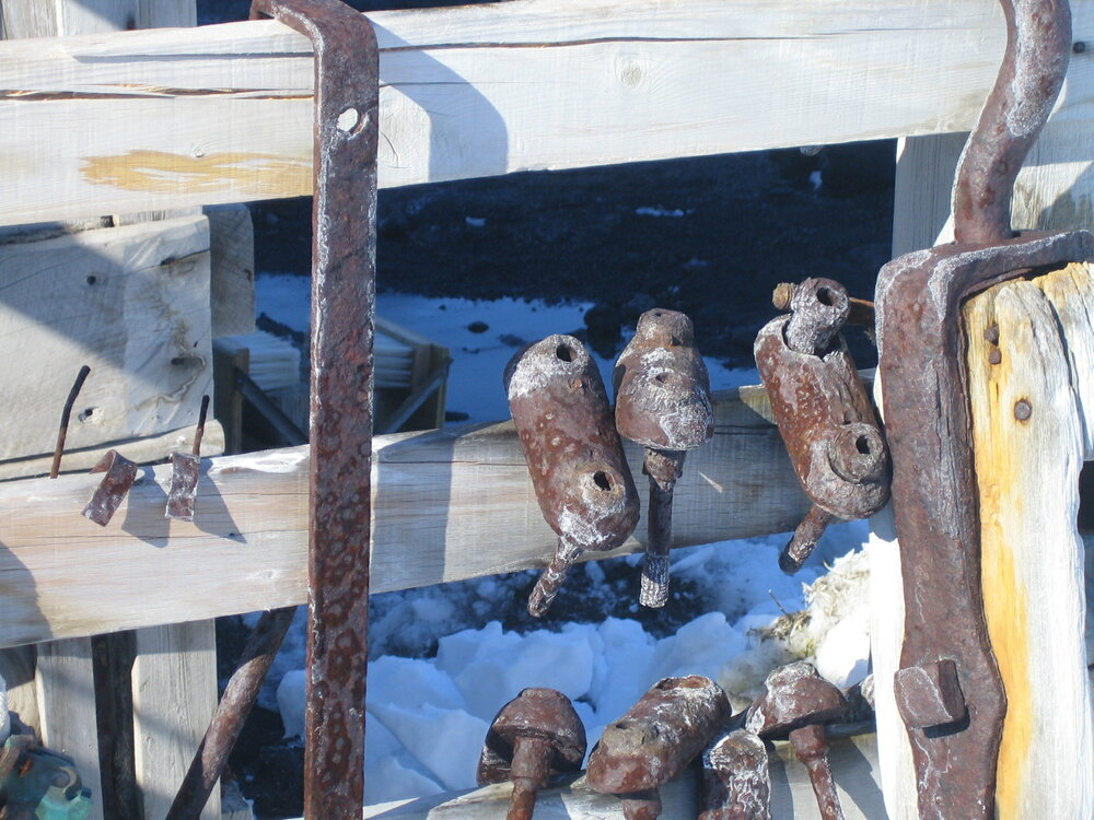 2006 Artefacts on latrine wall, Cape Royds (001)