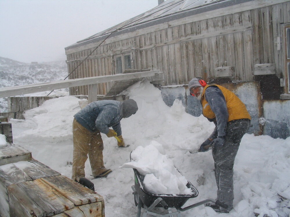 2005-06 Snow removal from Shackleton's 'Nimrod' hut, Cape Royds (001)