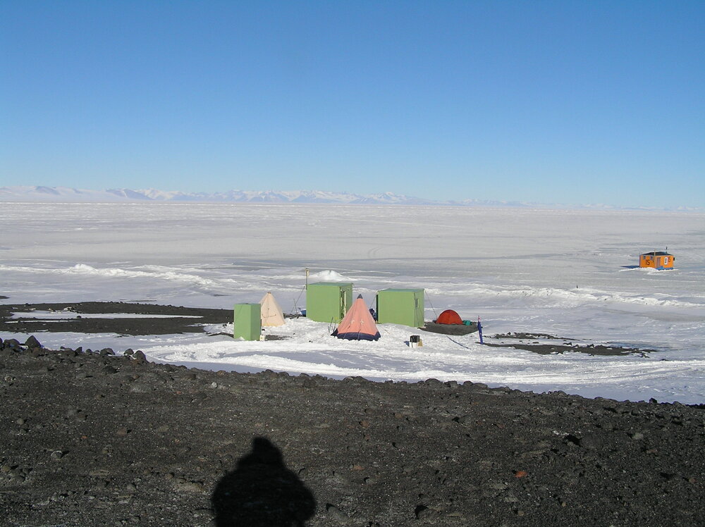 2005 AHT Field camp at Cape Evans