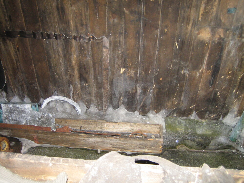 2005 Interior ice build-up, Scott's 'Terra Nova' hut, Cape Evans