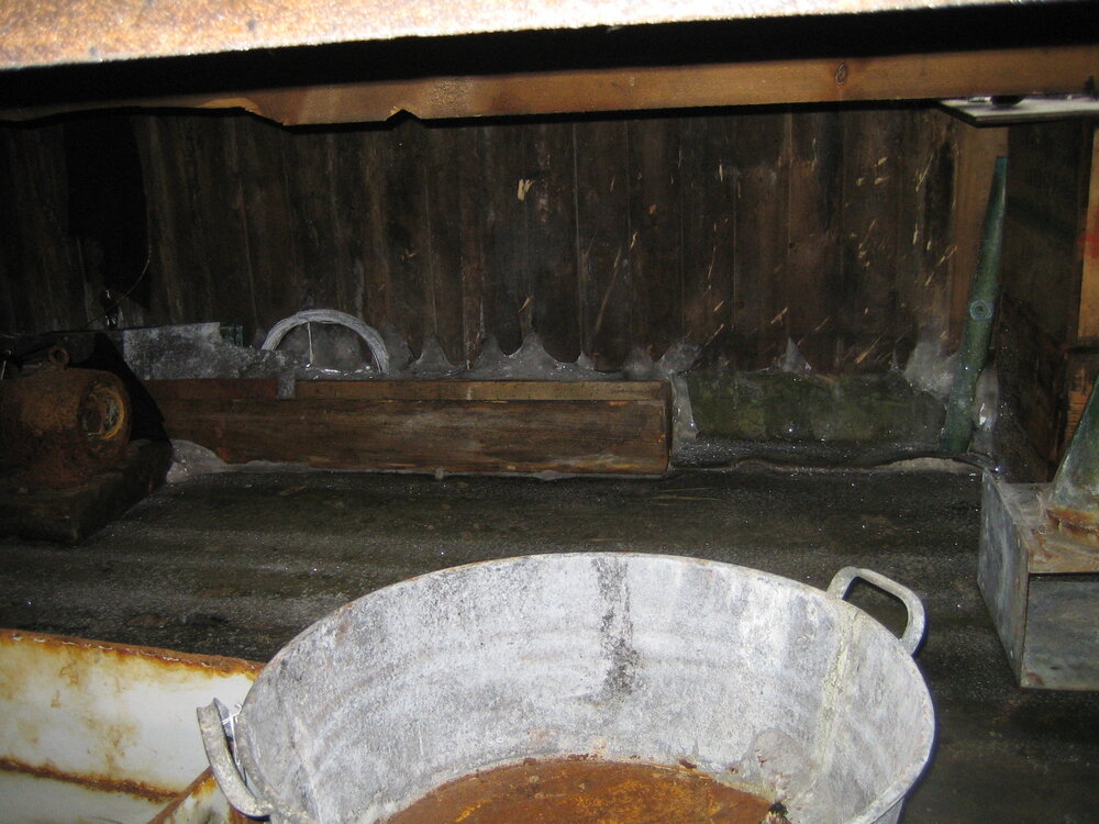 2005 Interior ice build-up, Scott's 'Terra Nova' hut, Cape Evans