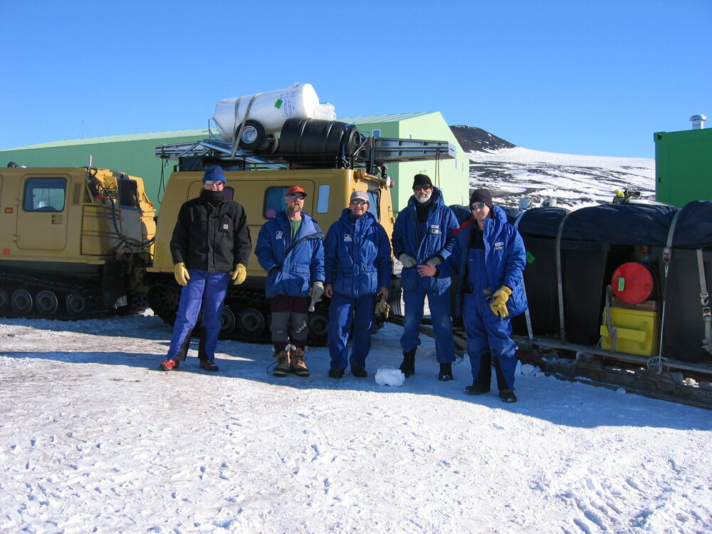 2005 Team photo at Scott Base