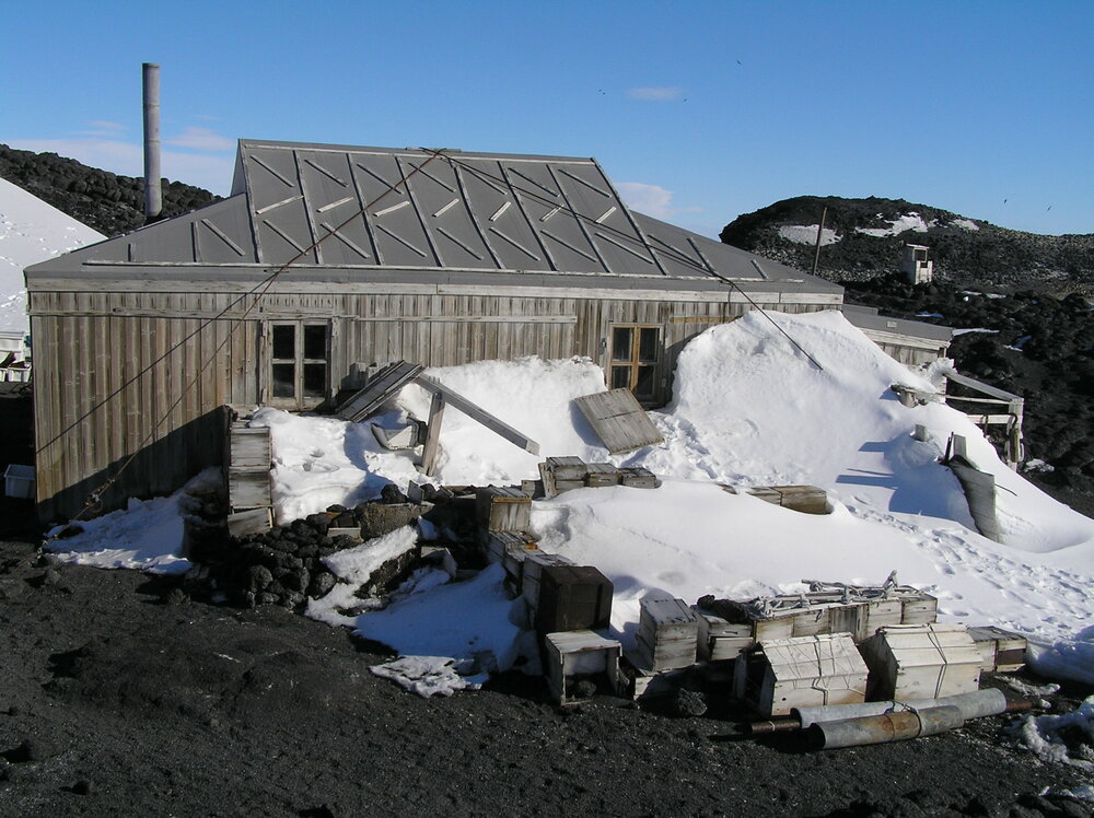 2005 Shackleton's 'Nimrod' hut, Cape Royds