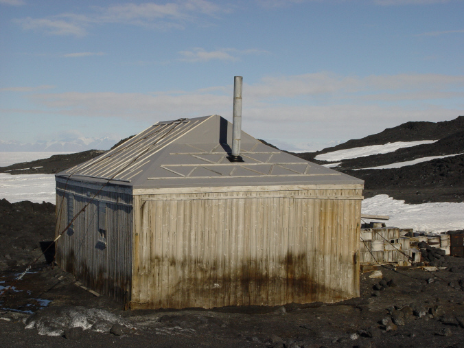 2005 Shackleton's 'Nimrod' hut, before K441 South East elevation