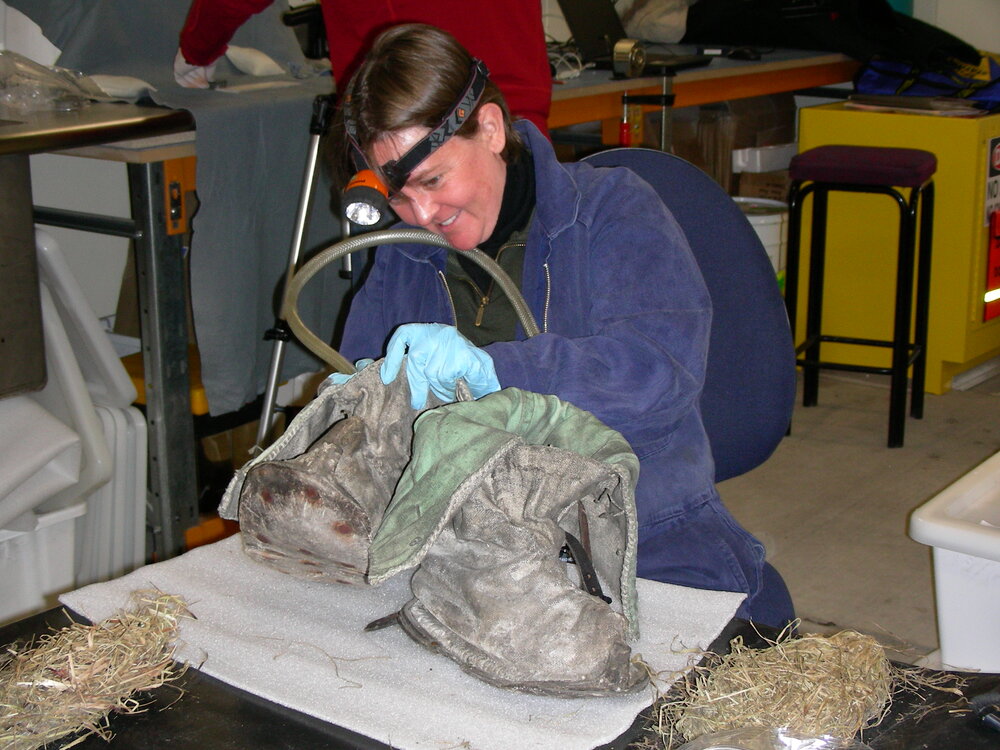 2006 Conservators at work, Sarah Clayton, Scott Base