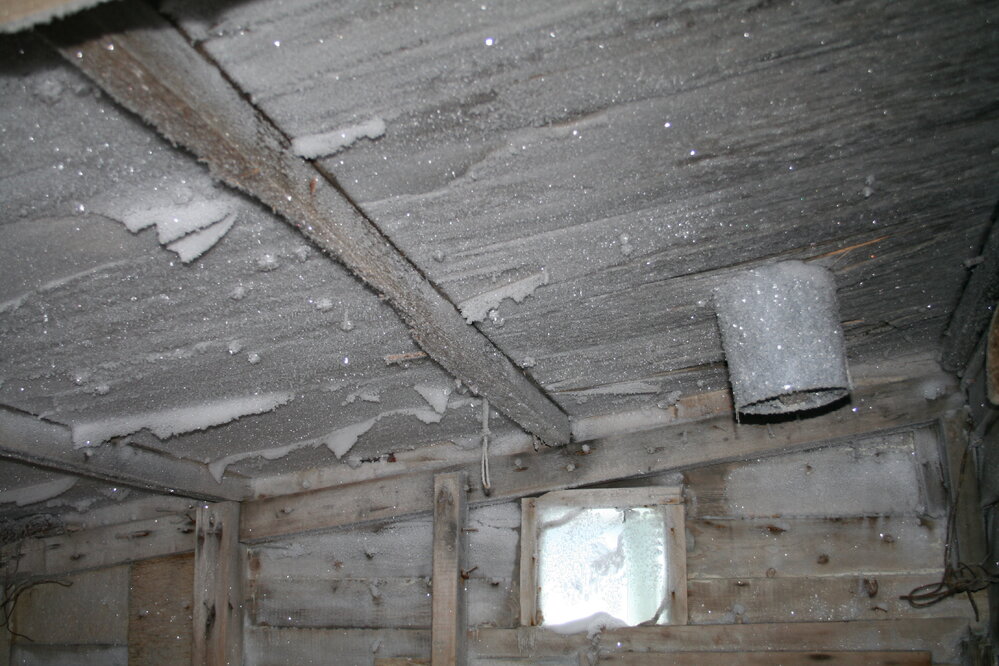 2006 Ice build-up inside Scott's 'Terra Nova' hut, Cape Evans (005)