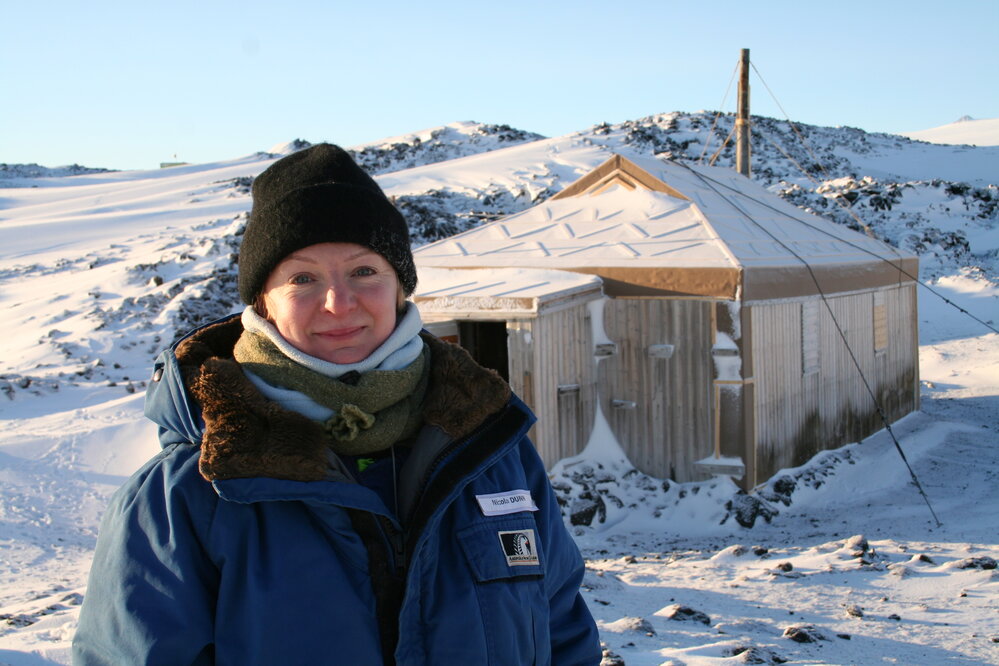 2006 Conservator Nicola Dunn outside Shackleton's 'Nimrod' hut, Cape Royds (002)