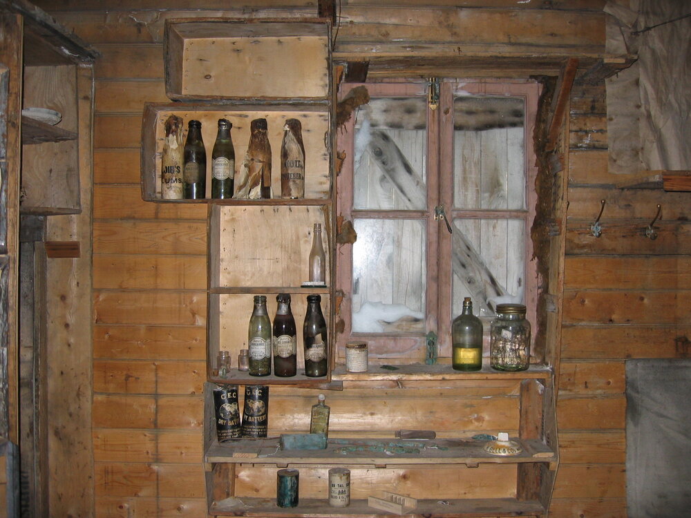 2006 Hut Inspection, Shackleton's 'Nimrod' hut, Interior (008)