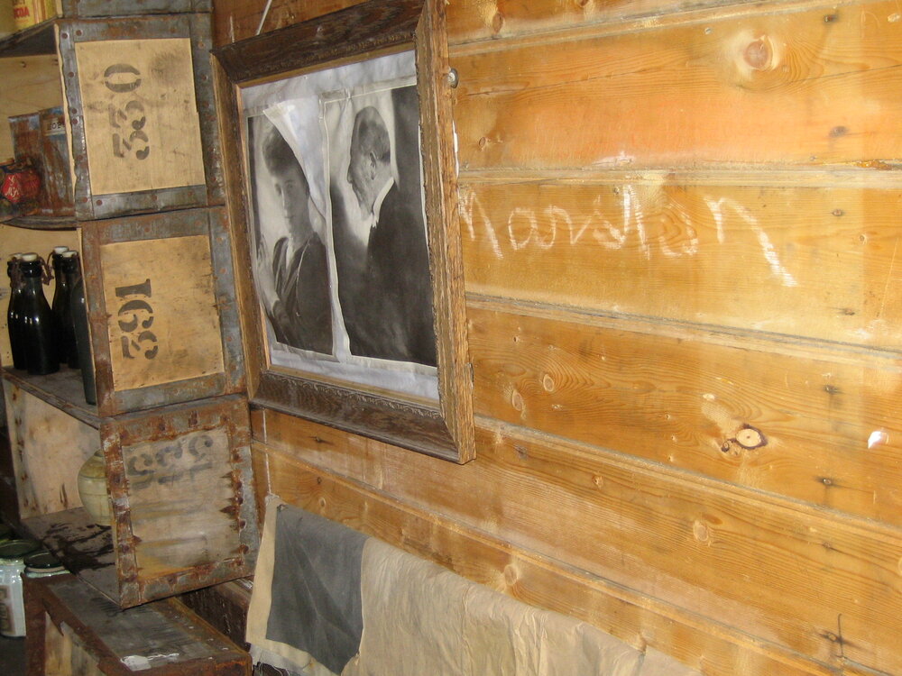 2005 Portraits of Queen Alexandra and King Edward, Cape Royds