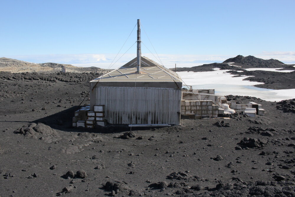 2019-20 Shackleton's 'Nimrod' Hut inspection, exterior (003)