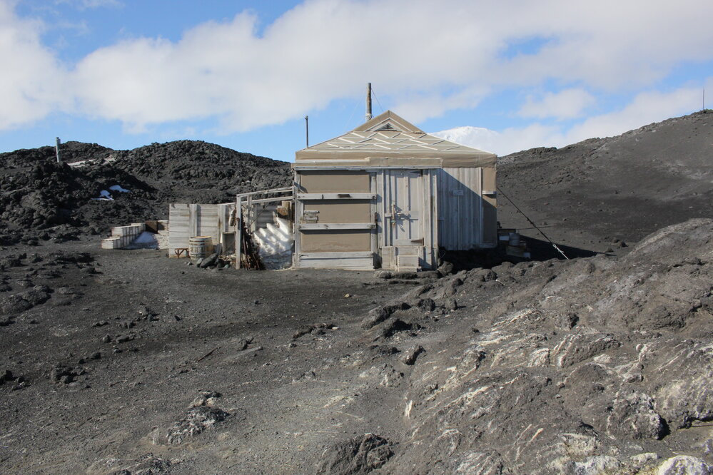 2019-20 Shackleton's 'Nimrod' Hut inspection, exterior (005)