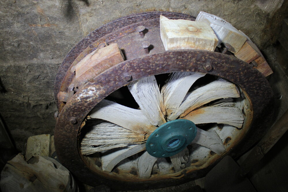 2019-20 Artefacts requiring treatment - Wheel from Shackleton's car, Shackleton's 'Nimrod' Hut (003)