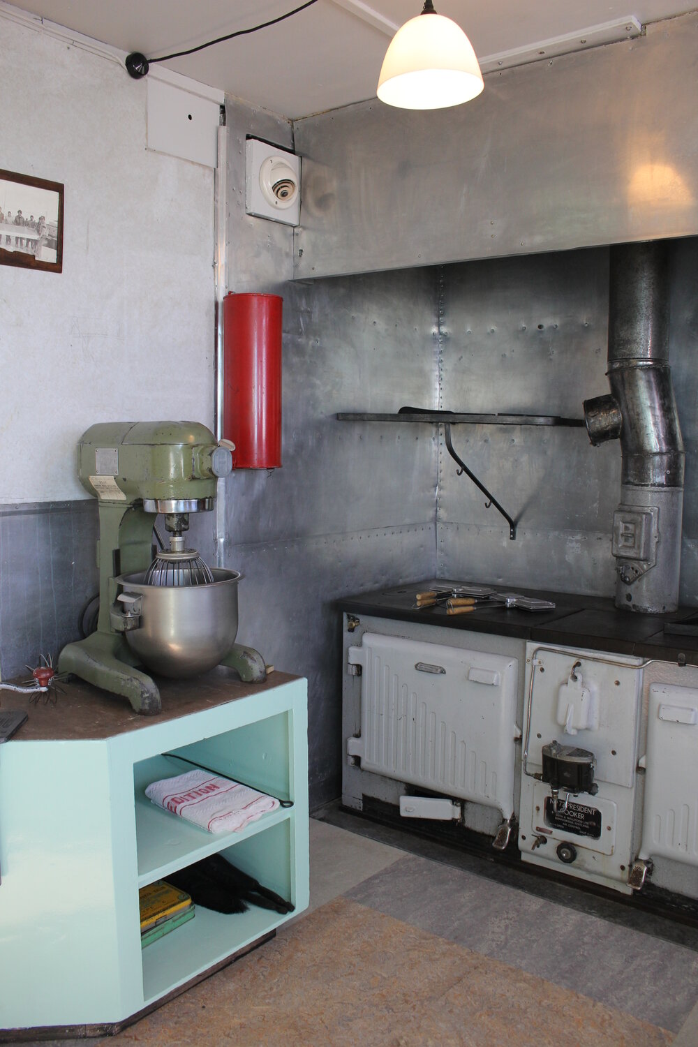 2019-20 Hillary's TAE/IGY Hut inspection, interior (007)