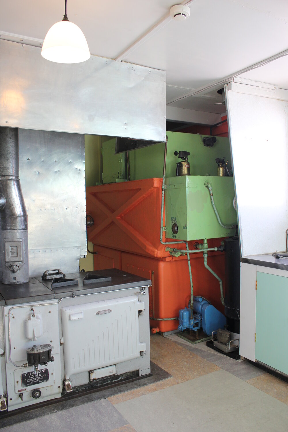 2019-20 Hillary's TAE/IGY Hut inspection, interior (009)