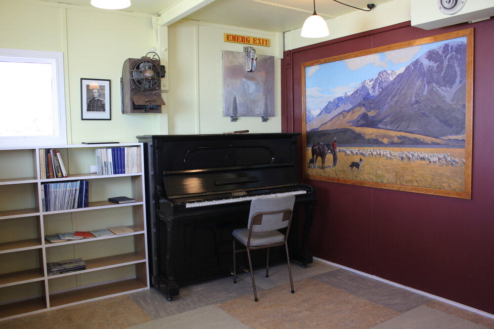 2019-20 Hillary's TAE/IGY Hut inspection, interior (019)