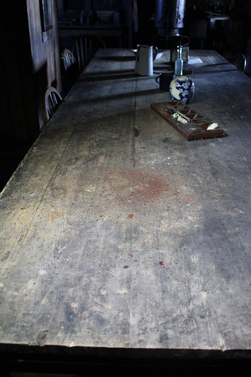 2019-20 Rust patch on wardroom table, Scott's Hut, Cape Evans (002)