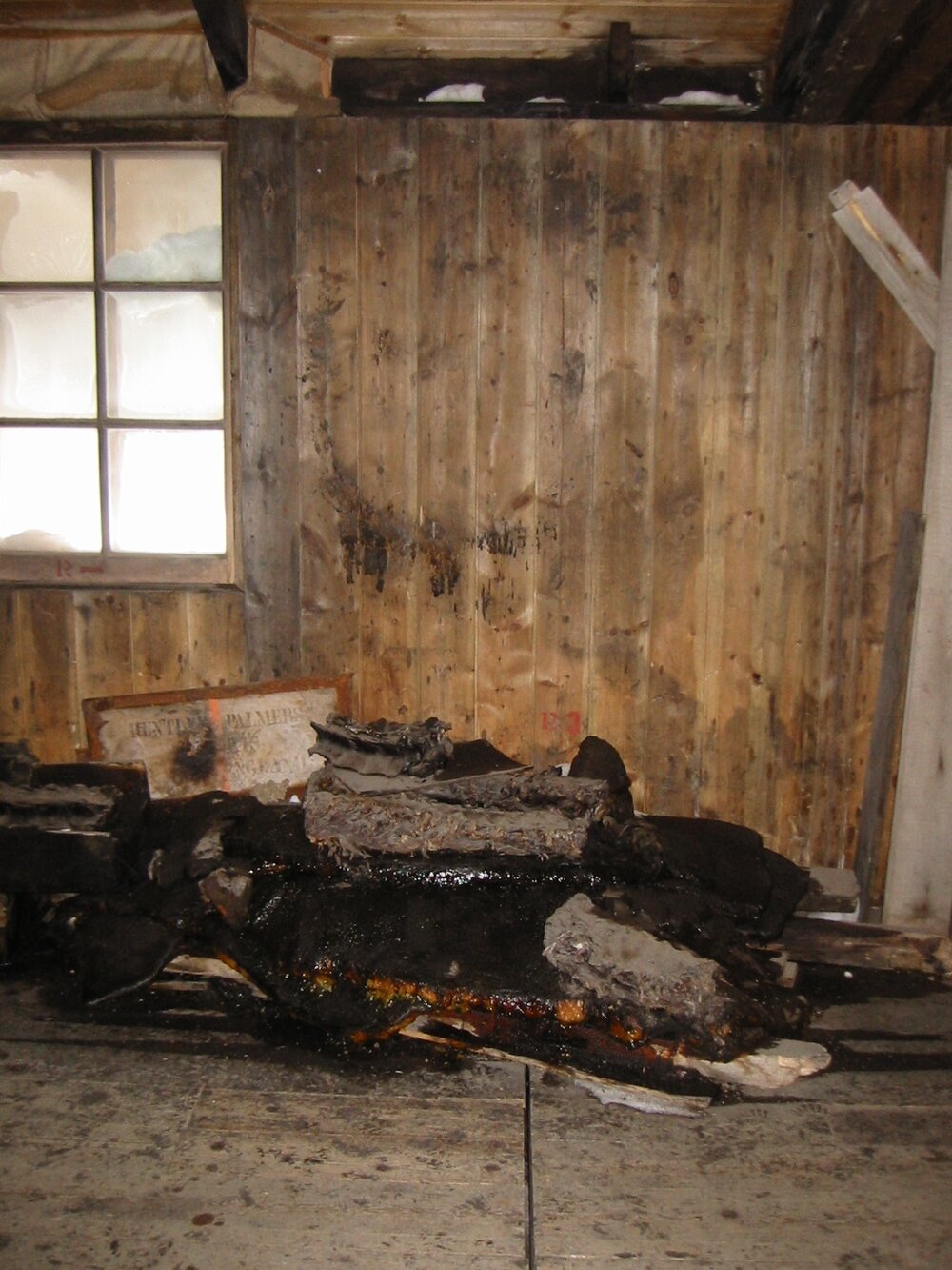 2002 Scott's 'Discovery' hut building survey, interior (025)