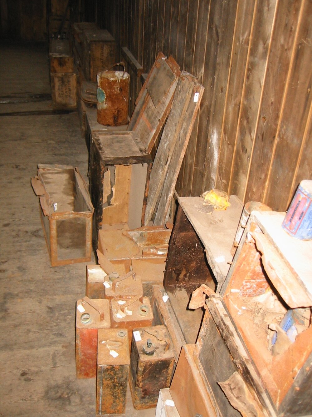 2002 Scott's 'Discovery' hut building survey, interior (039)
