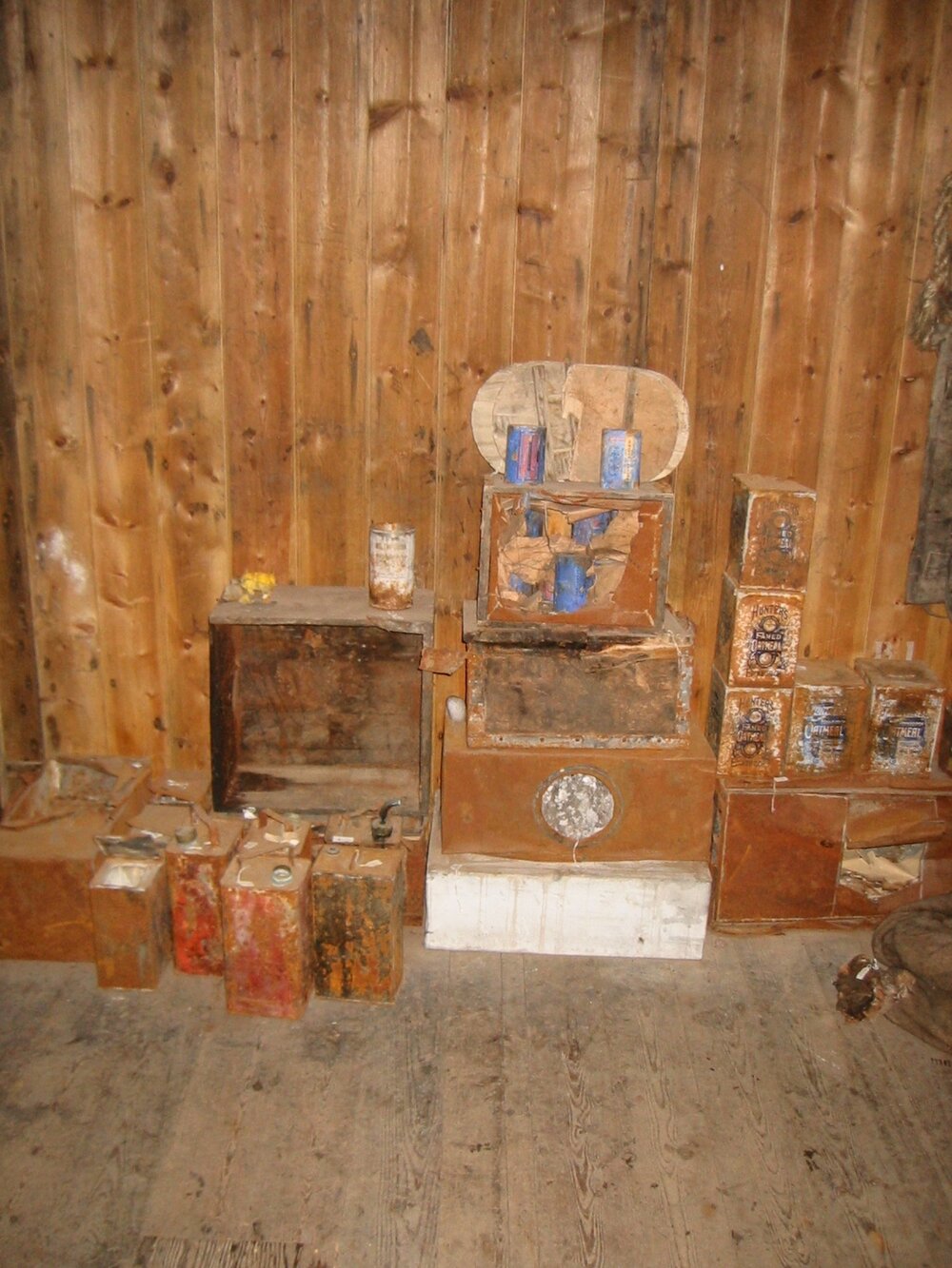 2002 Scott's 'Discovery' hut building survey, interior (043)