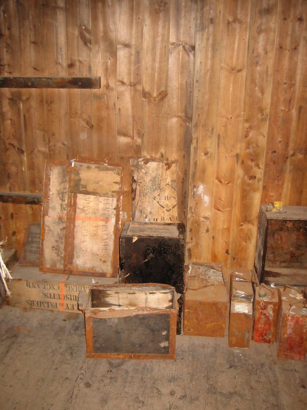 2002 Scott's 'Discovery' hut building survey, interior (045)