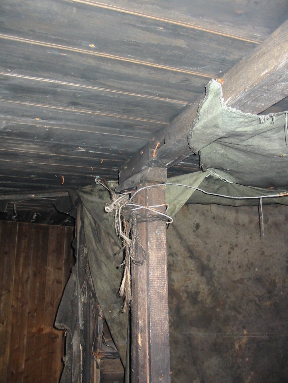 2003 K440 at Scott's 'Discovery' hut - Ceiling prop, Stove Area