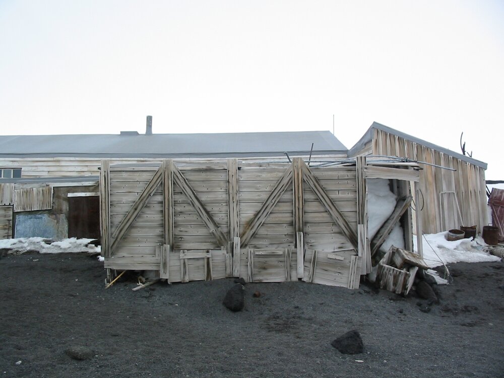 2003 K440 at Cape Evans - Latrine North wall